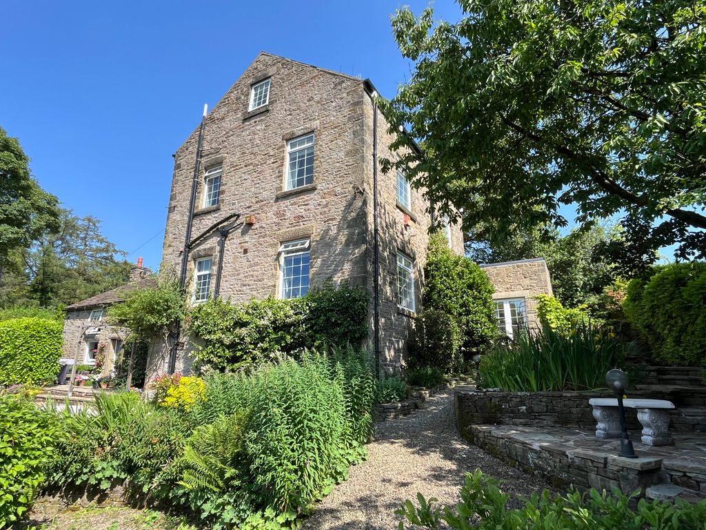 Property photo 1 of 43