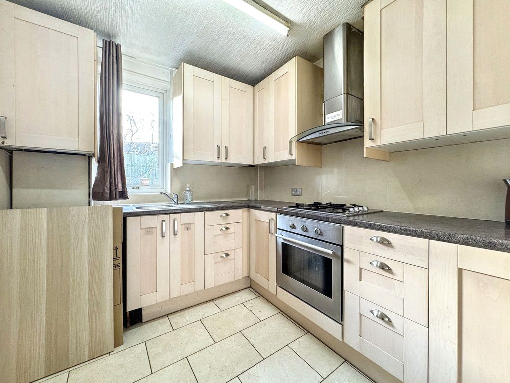 Property photo 2 of 14 Kitchen