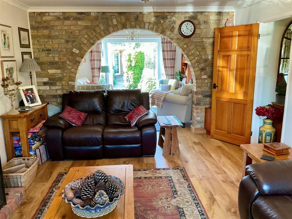 Property photo 3 of 50 Lounge Pic4.Jpg