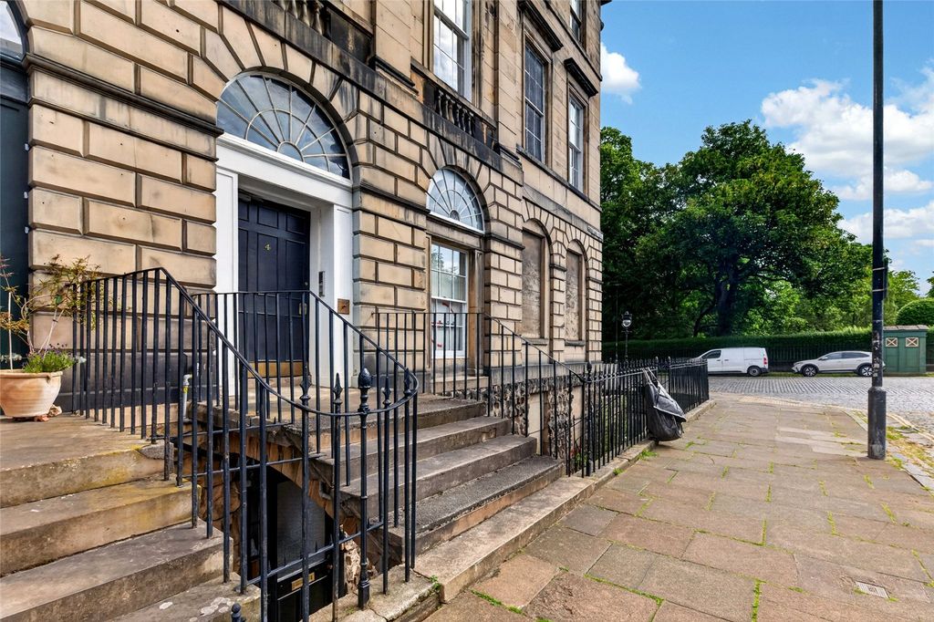 Property photo 1 of 35 4 Great King Street