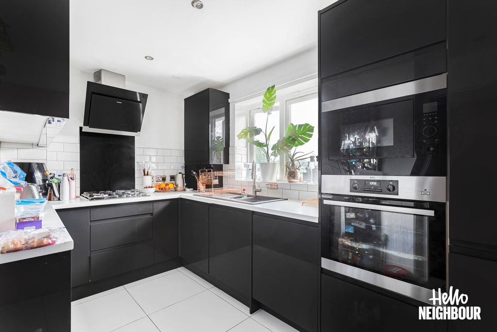 Property photo 2 of 15 Photo 1