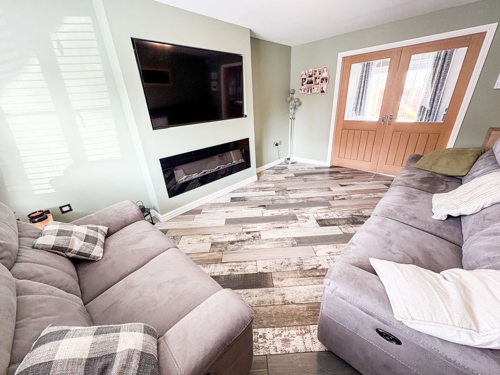 Property photo 3 of 13 Photo 10