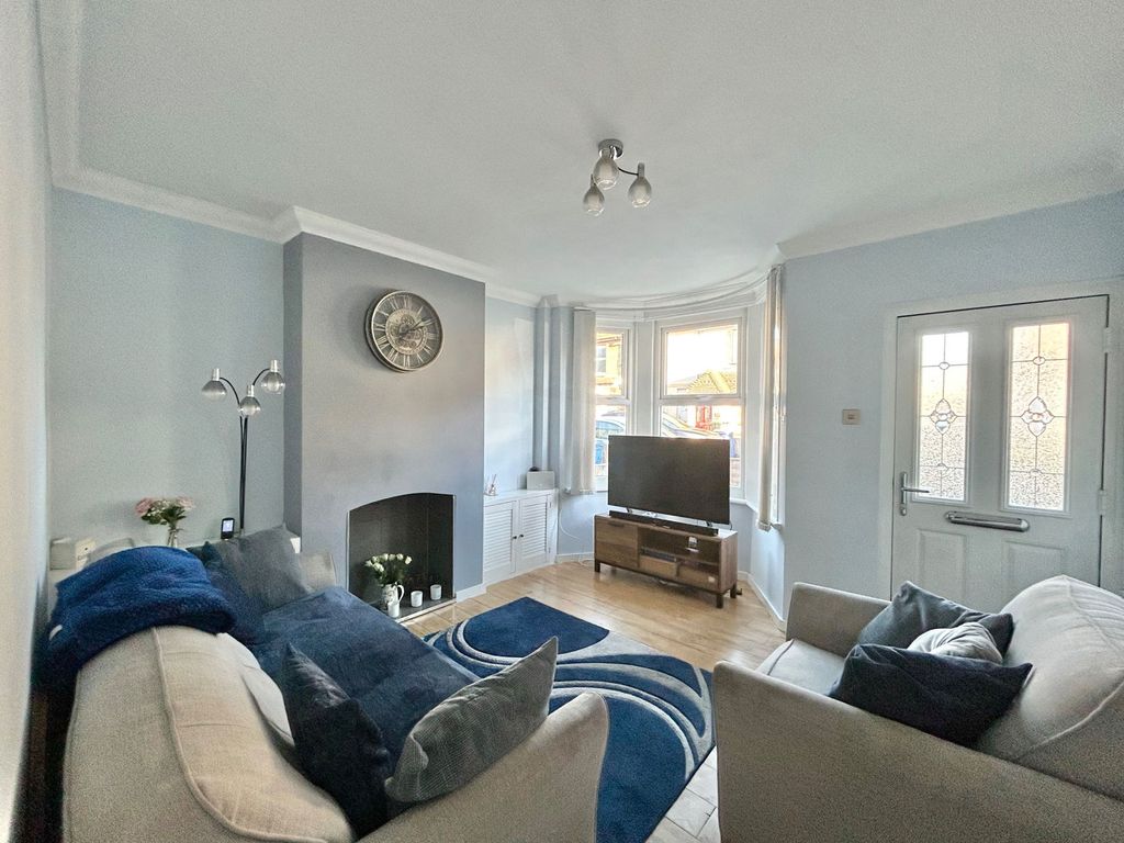 Property photo 3 of 11