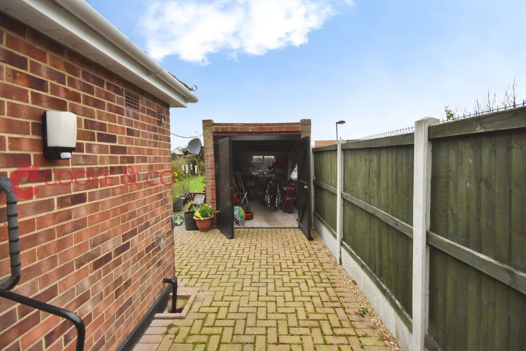 Property photo 3 of 12