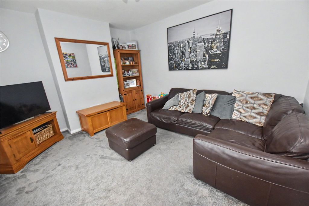 Property photo 2 of 13 Picture No. 17