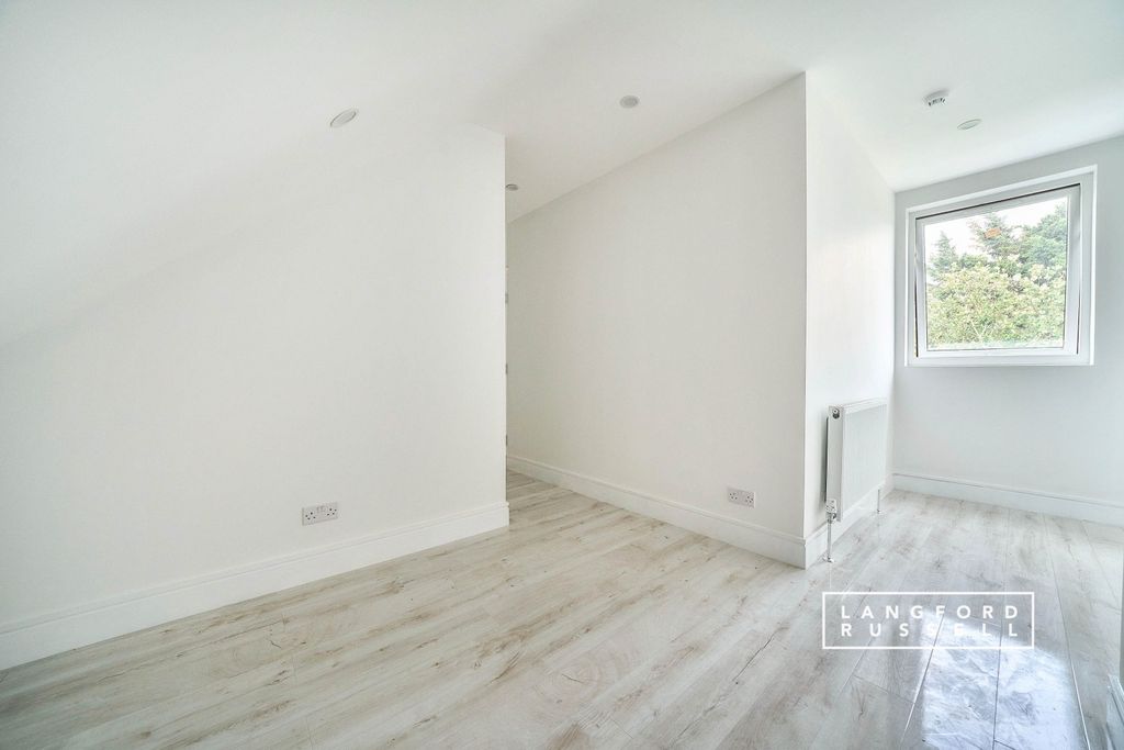 Property photo 2 of 9 1