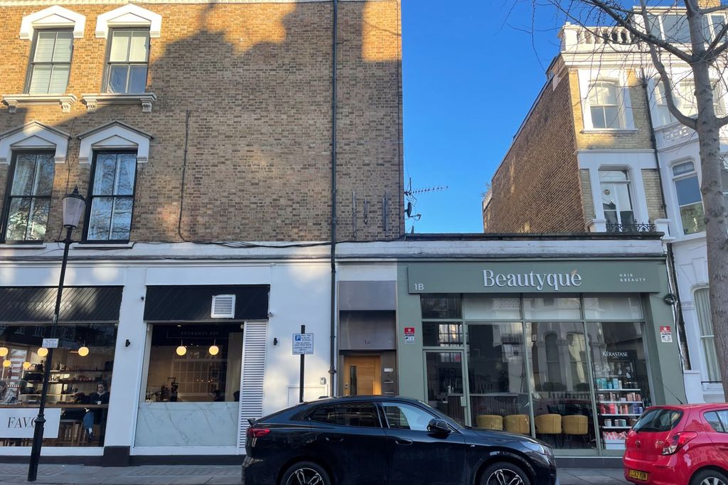 Property photo 3 of 7 Flat 6 Howard Court, 1A Coleherne Road, Earls Court, London Sw10 9Bs