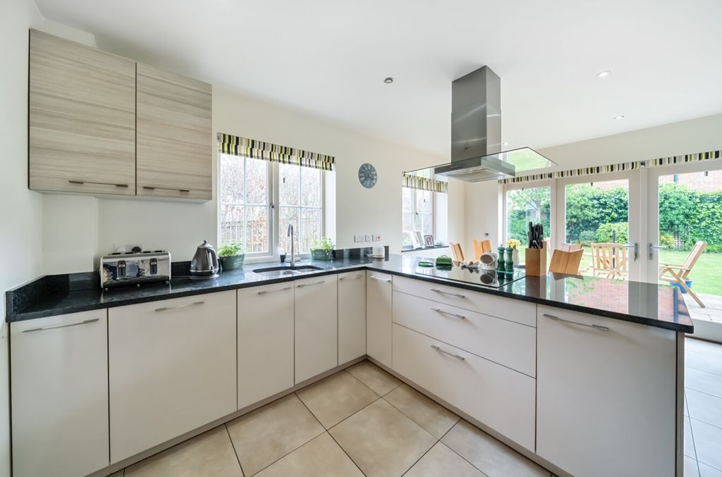 Property photo 2 of 24 1115987 (3)