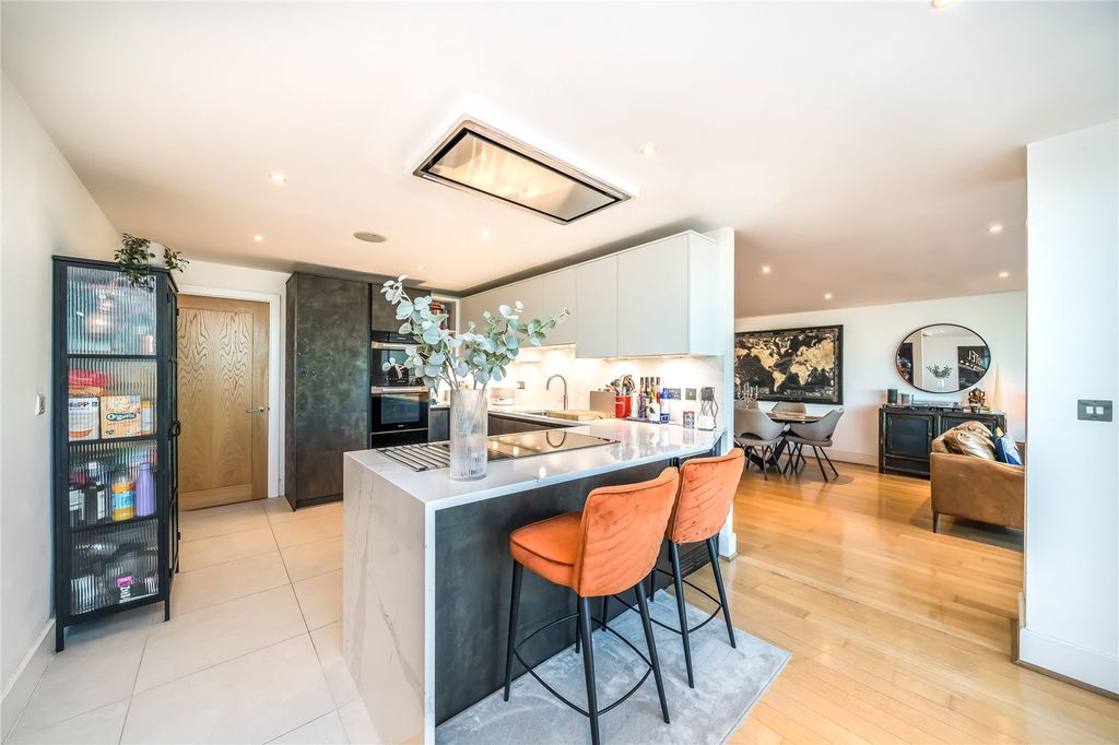 Property photo 2 of 16 Picture No. 35