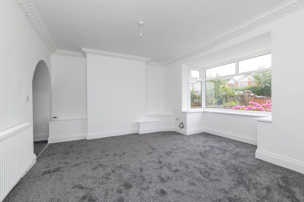 Property photo 2 of 25