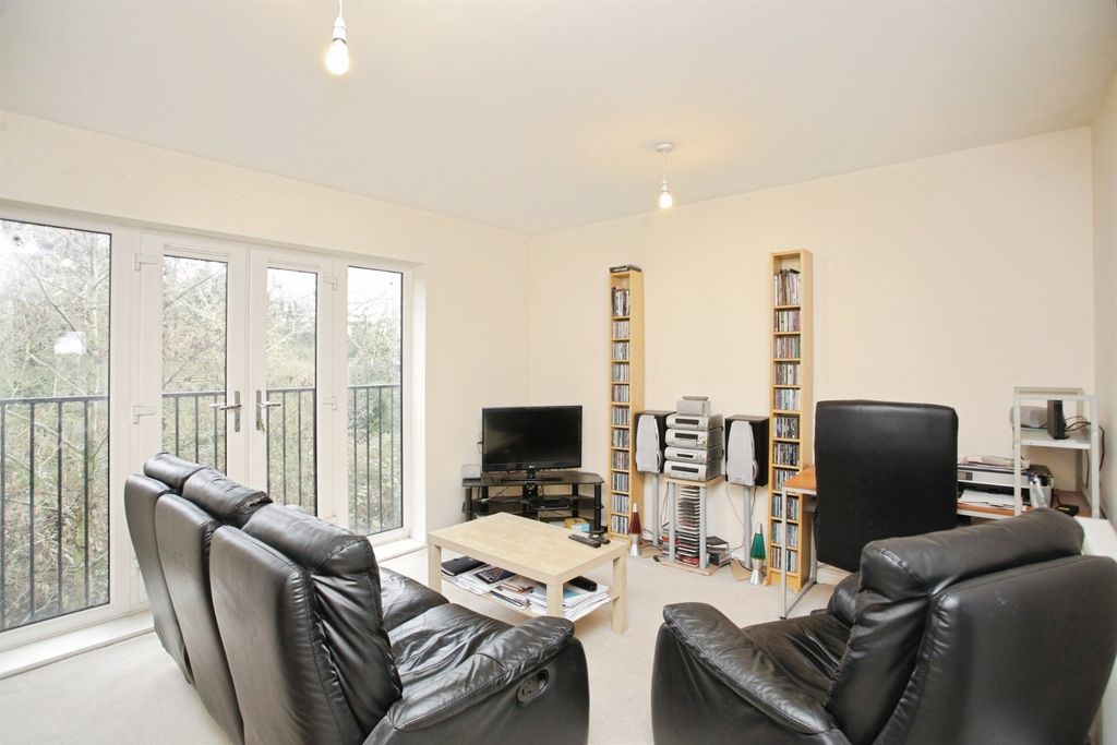 Property photo 3 of 12