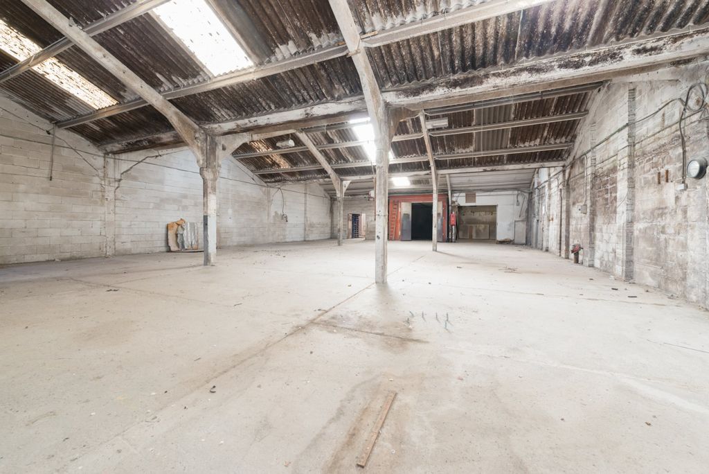 Property photo 2 of 14 Picture No. 12