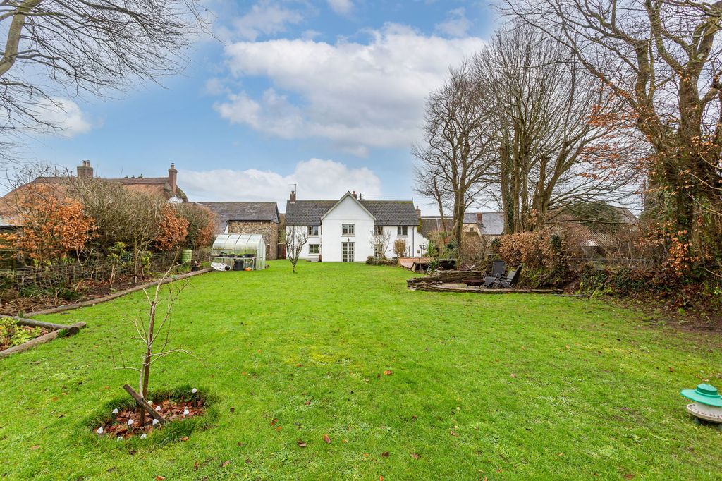 Property photo 1 of 39