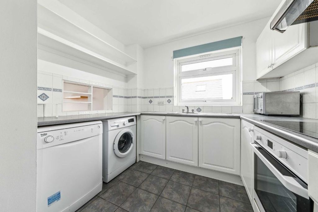 Property photo 2 of 5