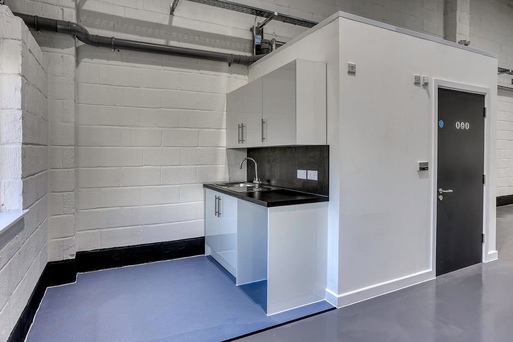 Property photo 3 of 9 Unit 17-5.Jpg