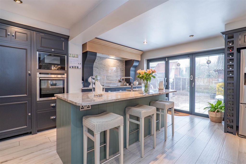 Property photo 3 of 30 Kitchen/Breakfast/Dining Room
