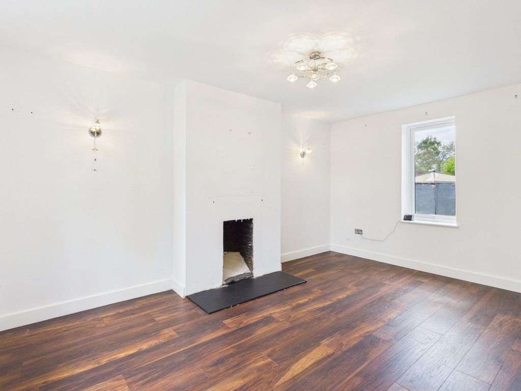 Property photo 3 of 11 Sitting Room
