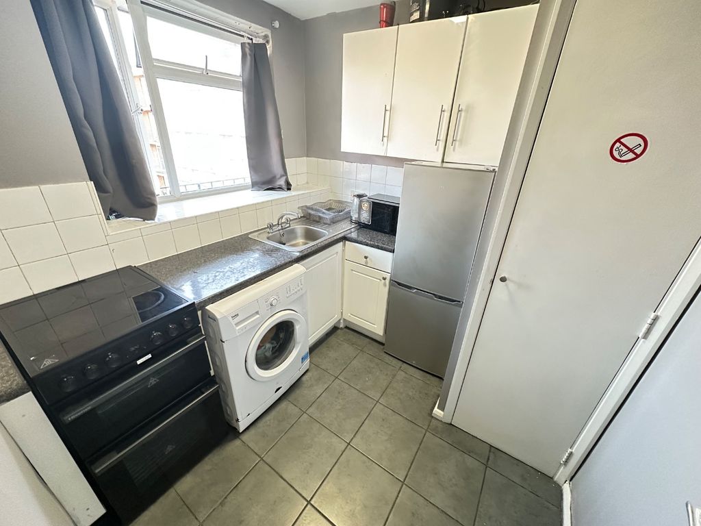 Property photo 2 of 5 4959421