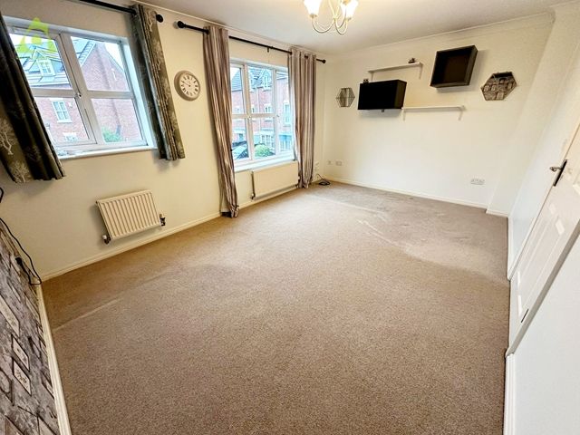 Property photo 2 of 21