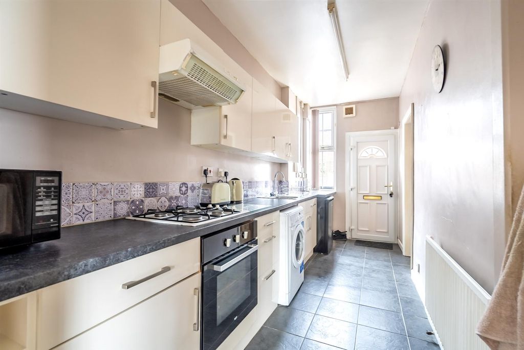 Property photo 2 of 12 Kitchen