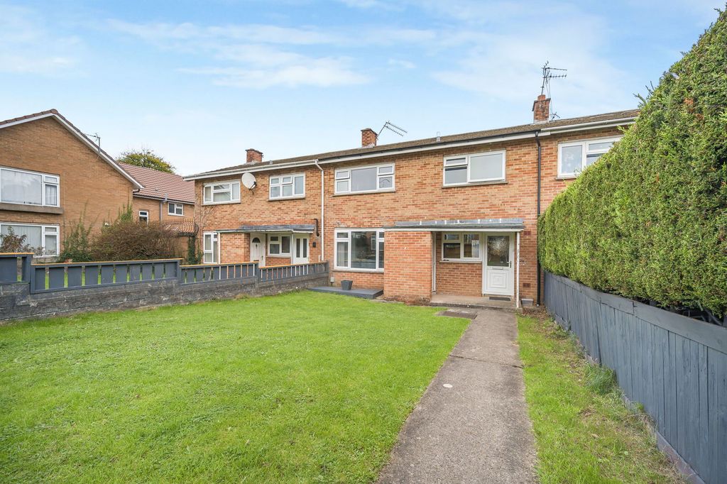 Property photo 2 of 25