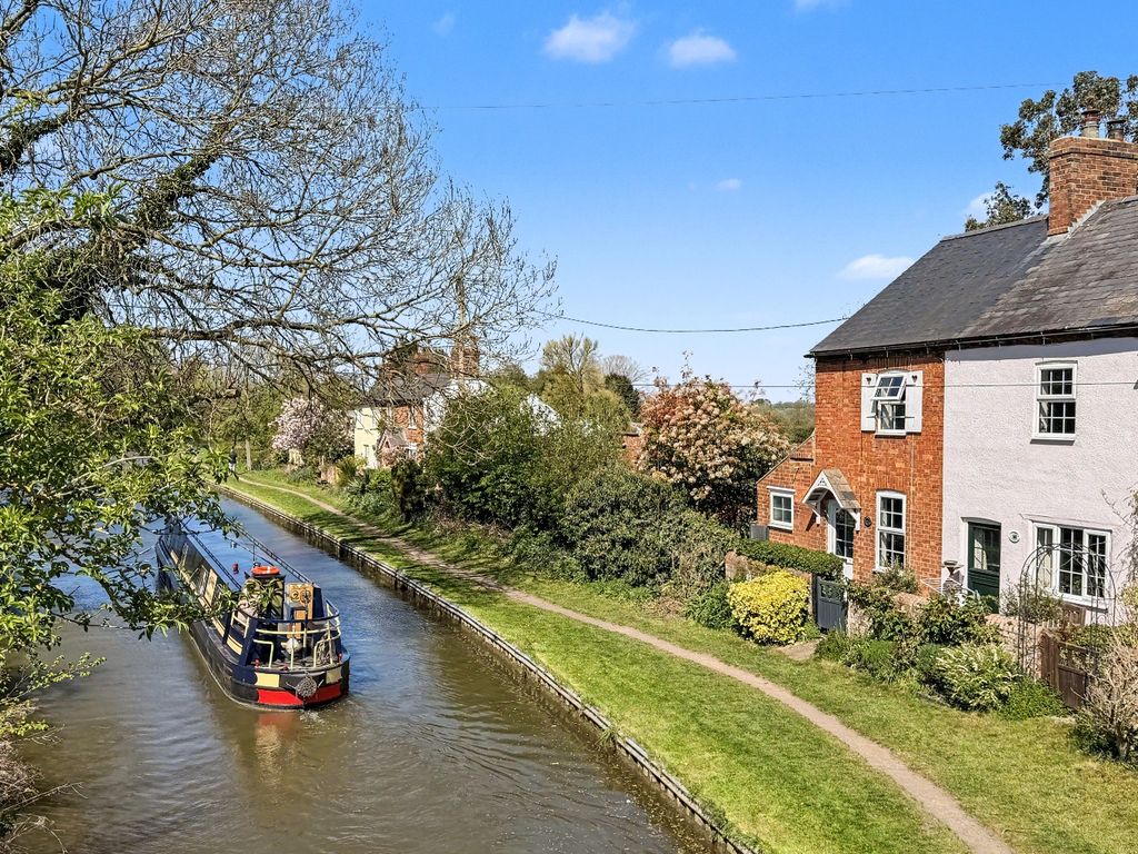 Property photo 1 of 46 5046972