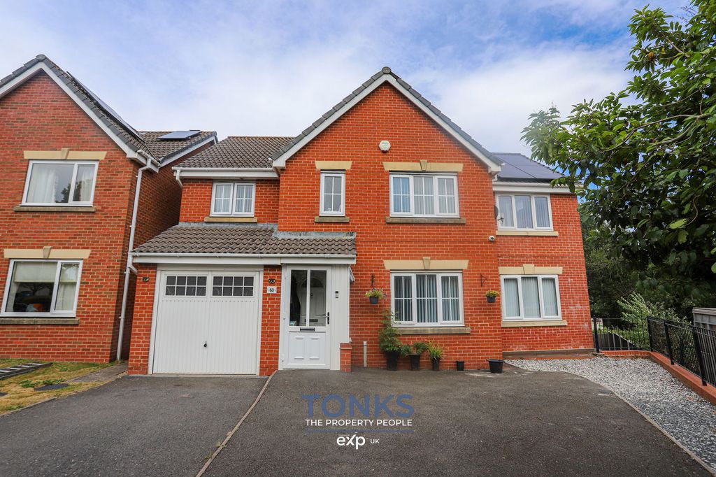Property photo 2 of 43