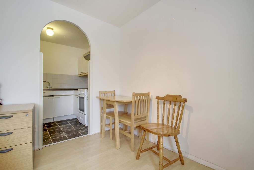 Property photo 3 of 6
