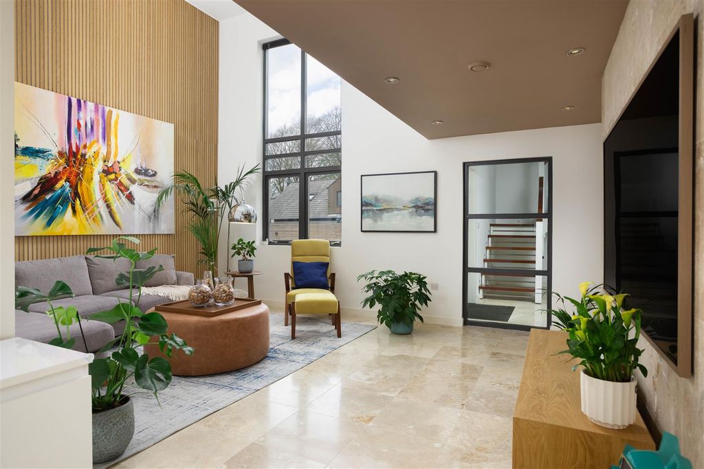 Property photo 3 of 32 00006.Jpg