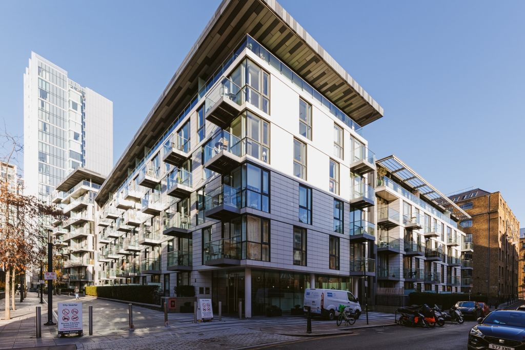 Property photo 1 of 8 Times Square F45 ...