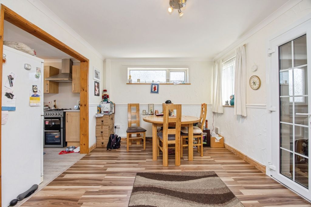 Property photo 3 of 16 Dining Room