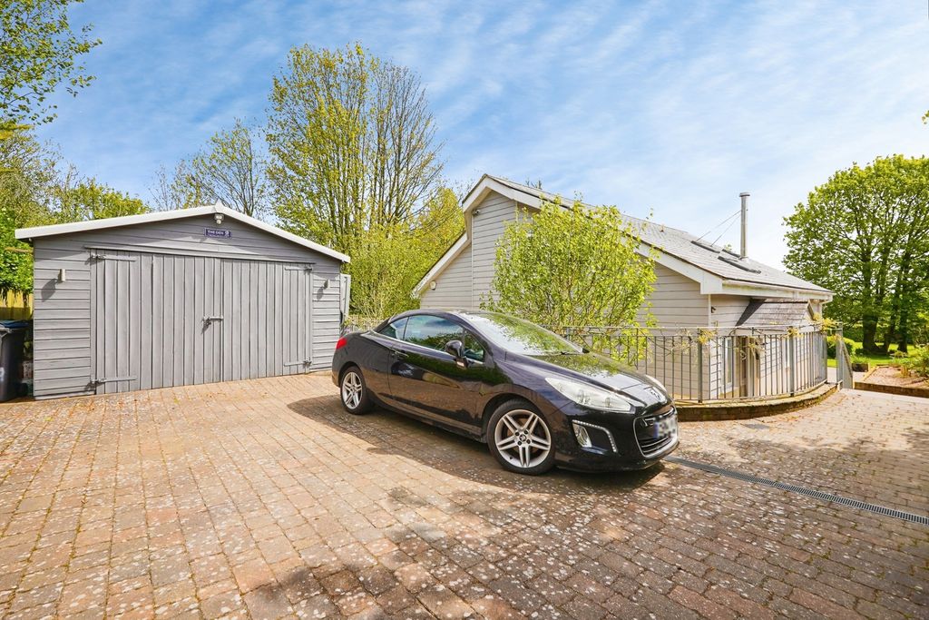 Property photo 2 of 31 Pbox-Img.Jpg