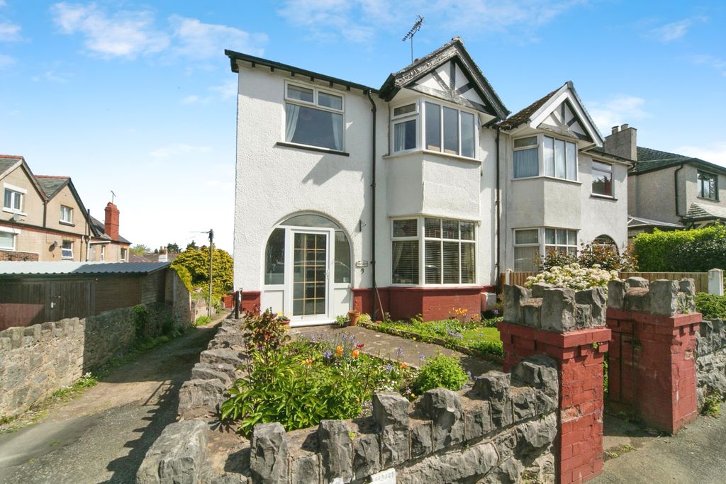 Property photo 1 of 16 Photography