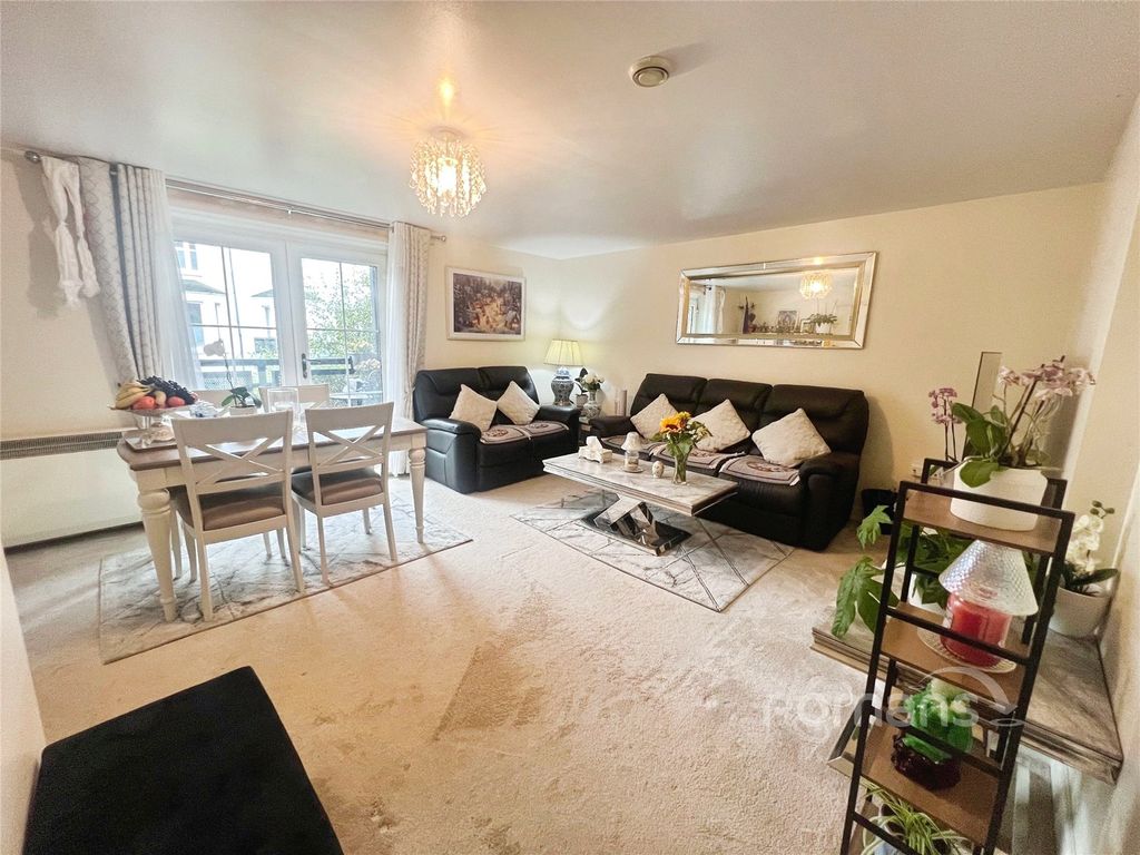 Property photo 2 of 18 Picture No. 24