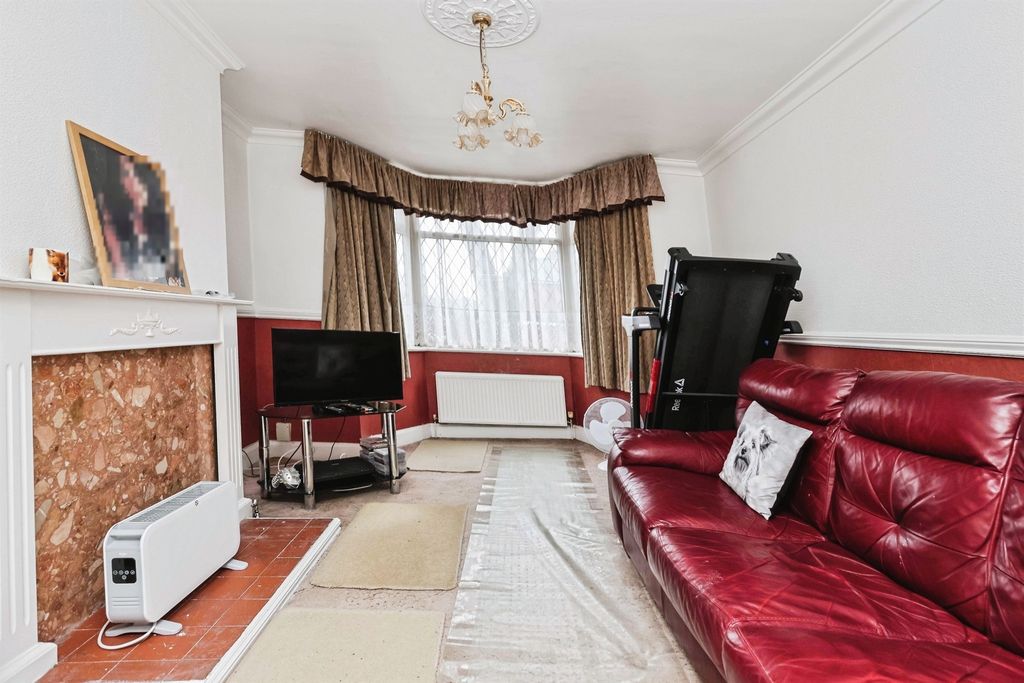 Property photo 3 of 16
