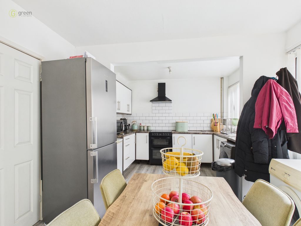 Property photo 2 of 24 Cam05591G0Pr0108Still010