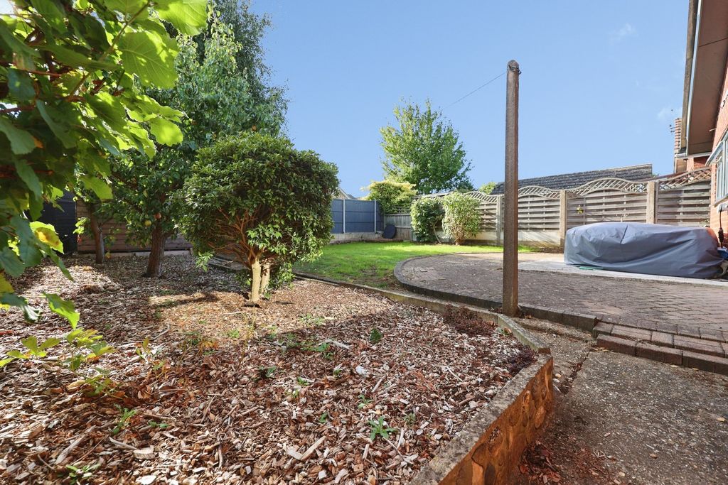 Property photo 3 of 16 5573934