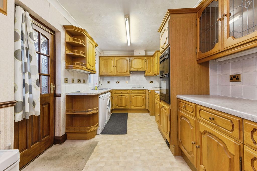 Property photo 3 of 24 Pbox-Img.Jpg