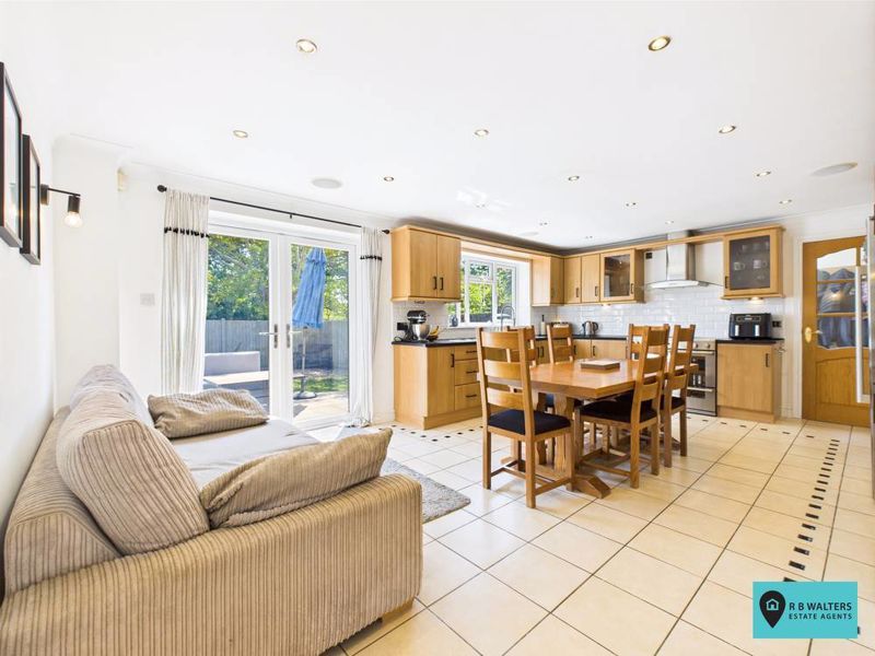 Property photo 2 of 25 Kitchen/Diner