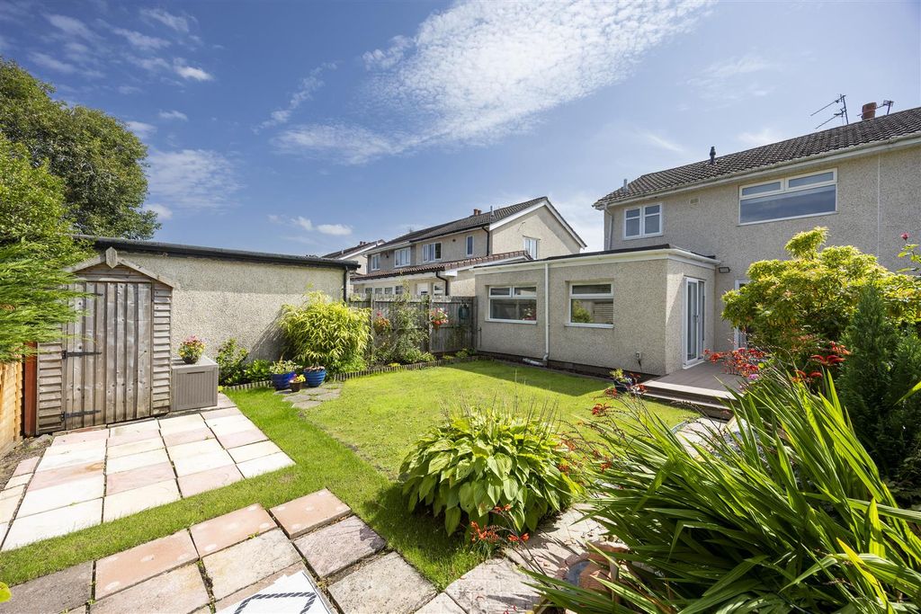Property photo 2 of 23 20_Mailerbeg_Gardens_Moodiesburn_005.Jpg