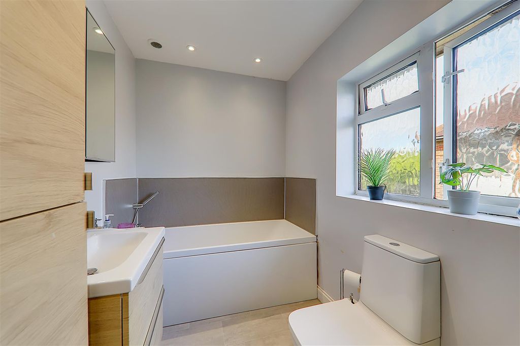 Property photo 3 of 16 Img_5427-Img_5429.Jpg