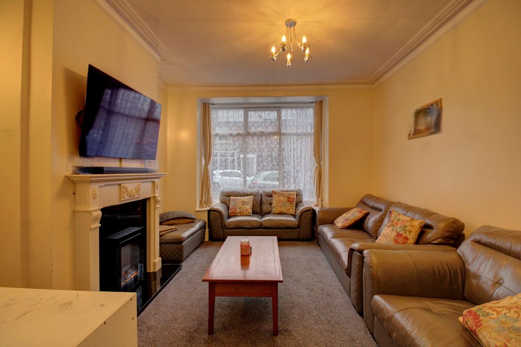 Property photo 3 of 16 3