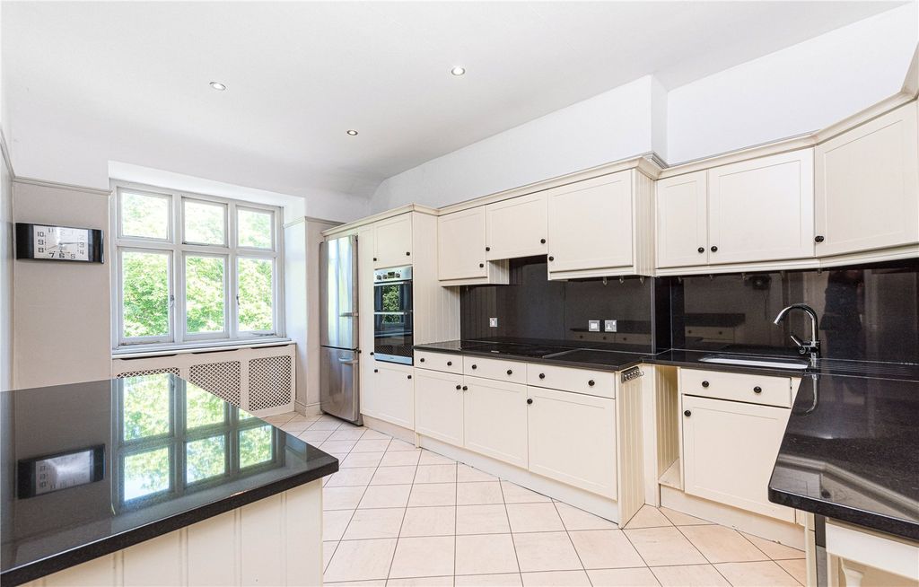 Property photo 2 of 11 Picture No. 03