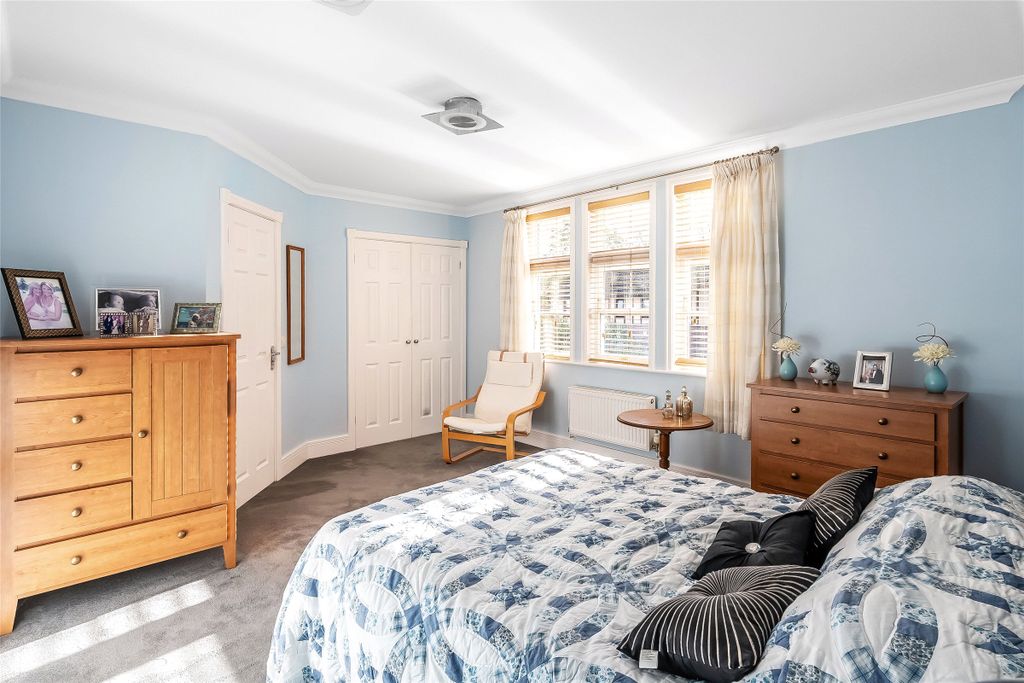 Property photo 2 of 16 Bedroom