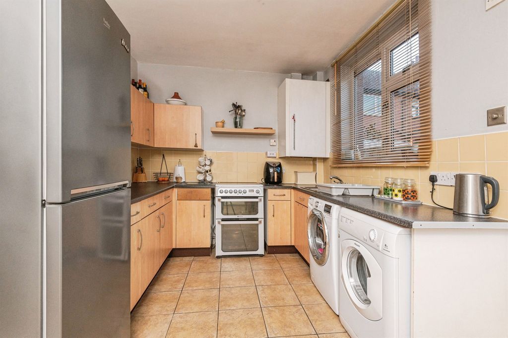 Property photo 3 of 14