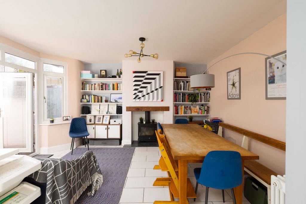 Property photo 1 of 27 101 Summerhill Road-21.Jpg