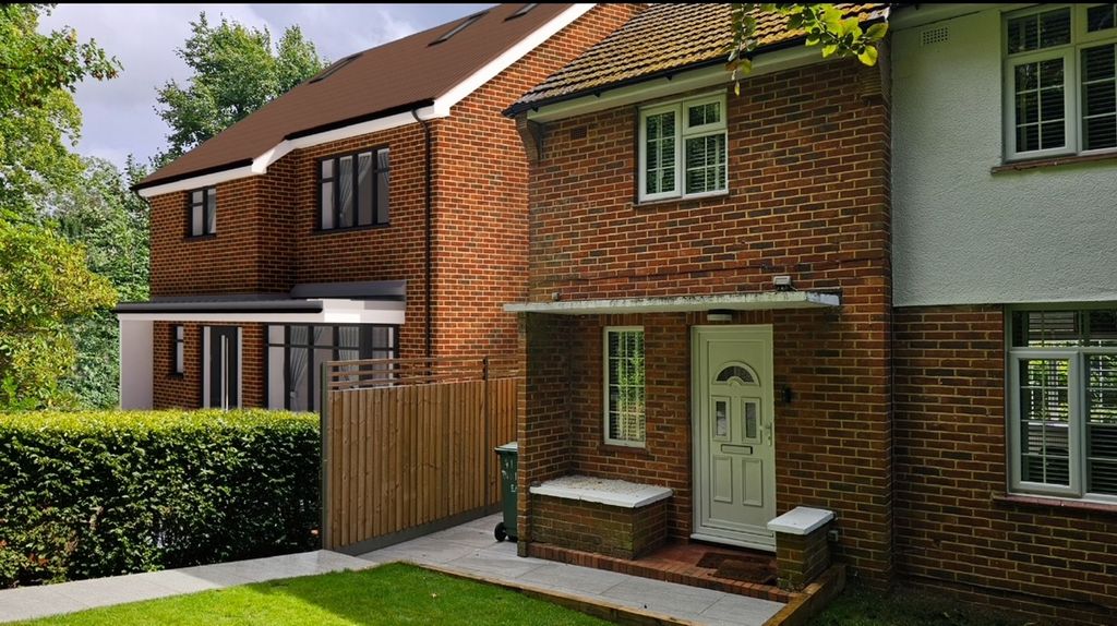 Property photo 2 of 20