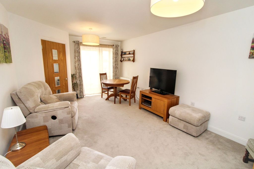 Property photo 3 of 17