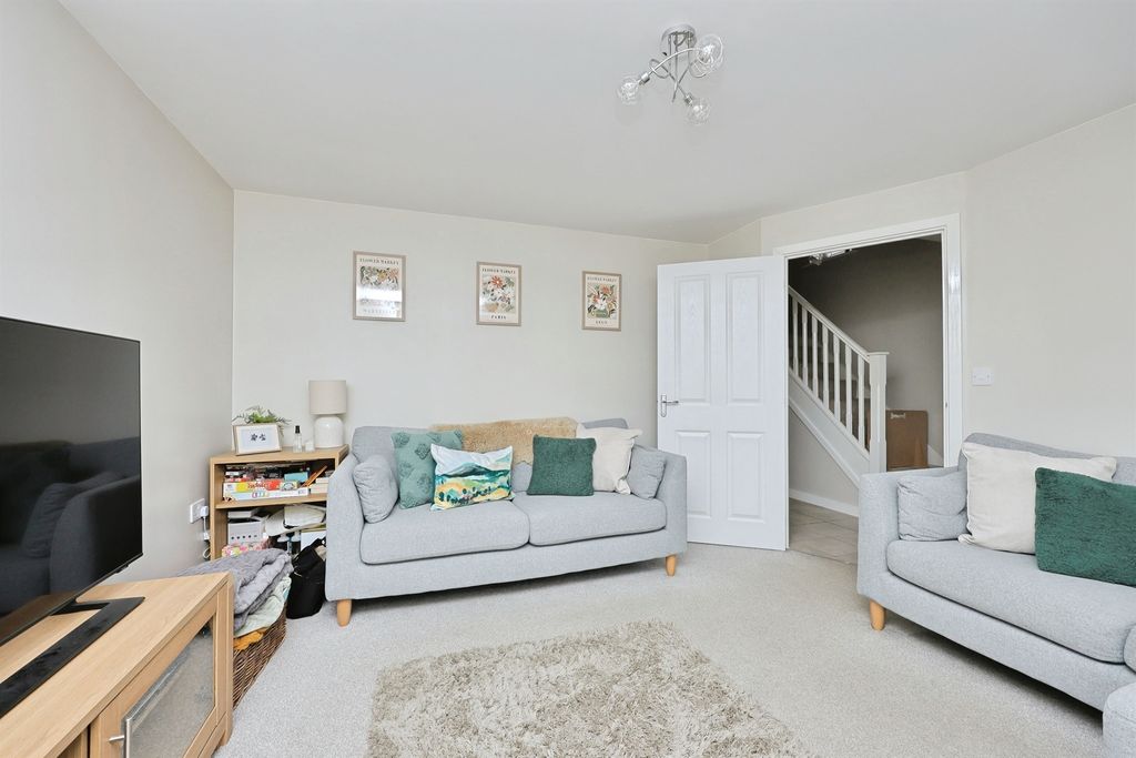 Property photo 3 of 21