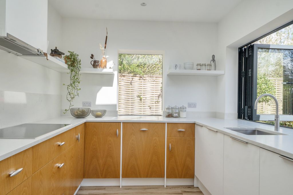 Property photo 3 of 21